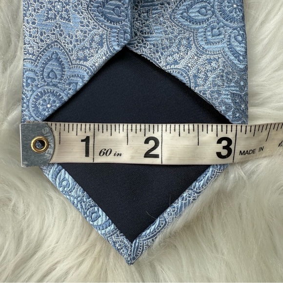 Paul Fredrick Blue Floral Medallion 100% Silk Tie - Picture 3 of 5
